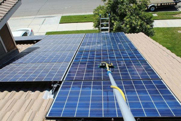 Professional Solar Panel Cleaning Services